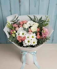 Букет цветов из:  Розы, Лизиантусы и Хризантемы в Северо-Восточные Сады