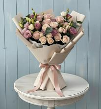 Букет цветов из:  Розы и Лизиантусы в Северо-Восточные Сады