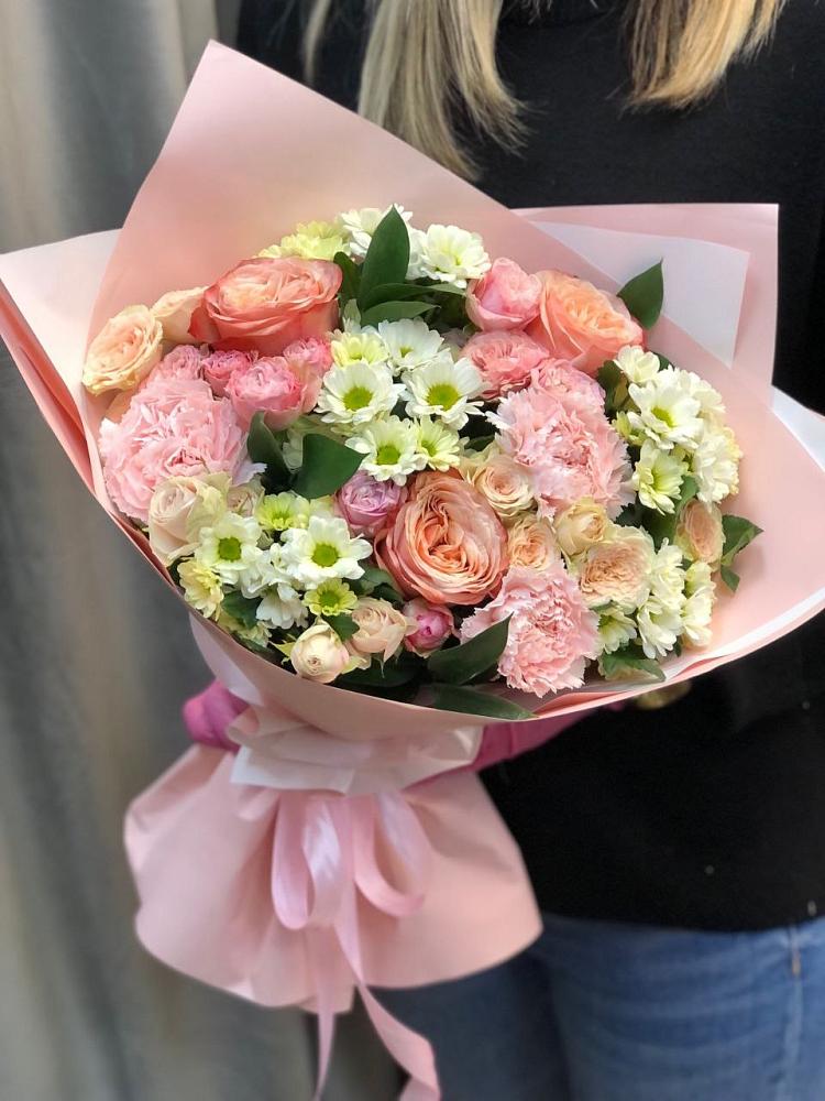 Букет цветов из: Гвоздики, Розы и Хризантемы в Северо-Восточные Сады