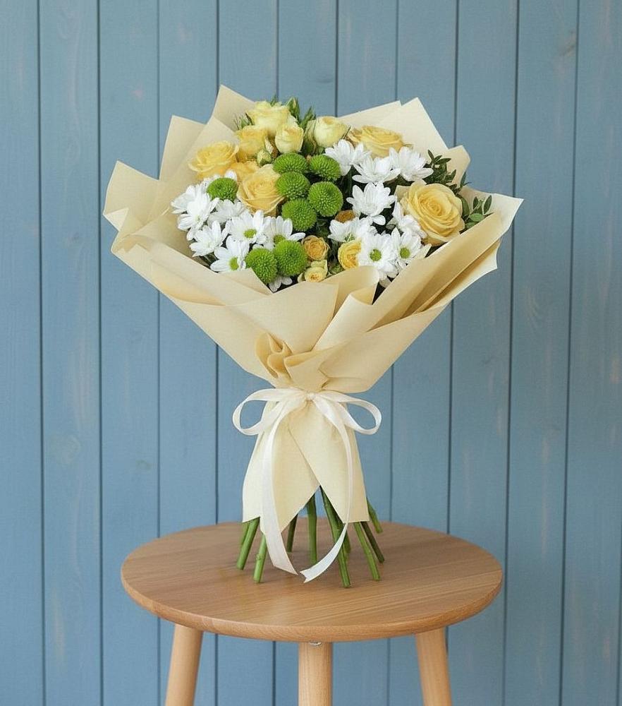 Букет цветов из: Хризантемы и Розы в Северо-Восточные Сады