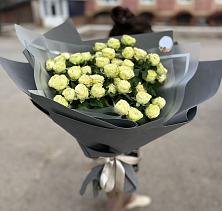 Букет Белые кустовые розы Солинеро в Северо-Восточные Сады
