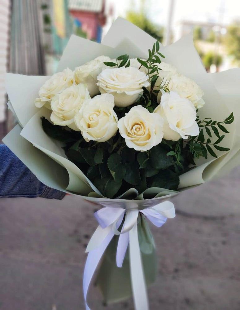 Букет Белые розы Проуд в Северо-Восточные Сады