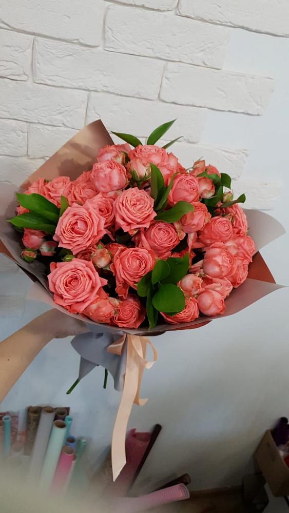 Букет цветов из: Розы в Северо-Восточные Сады