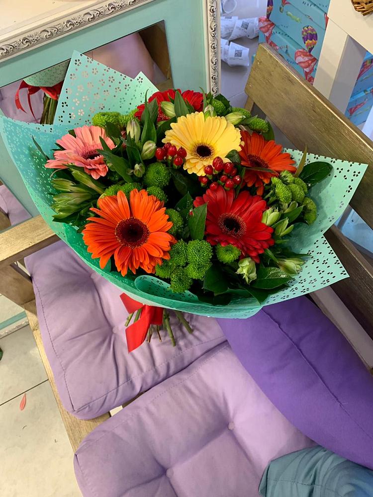 Букет цветов из: Герберы, Хризантемы и Альстромерии в Северо-Восточные Сады