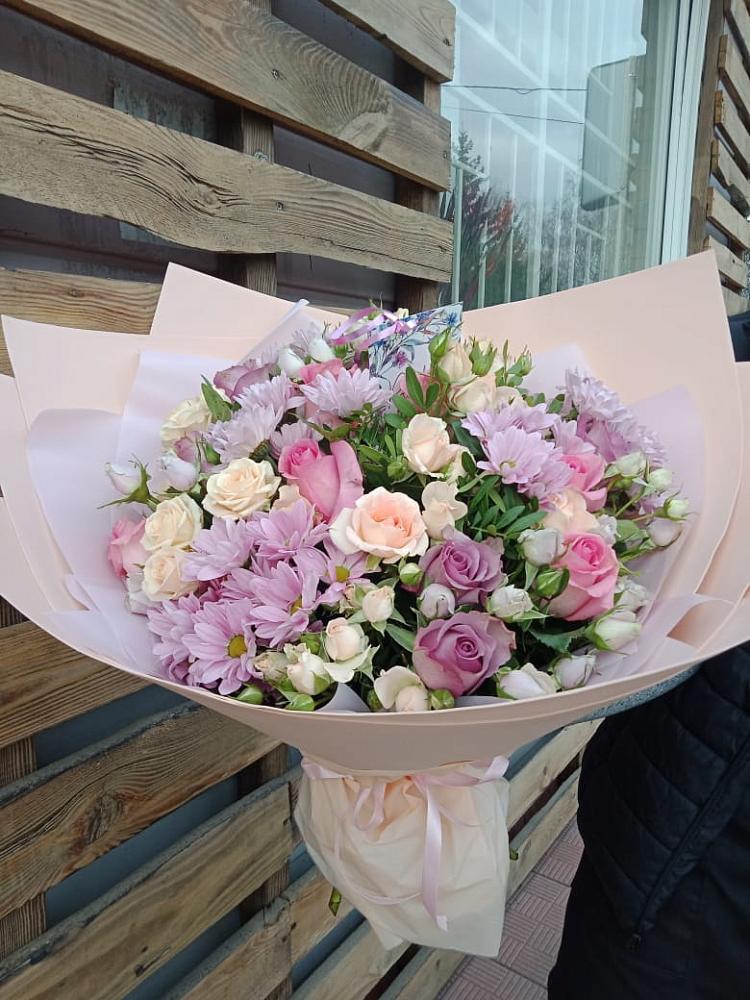 Букет цветов из: Розы и Хризантемы в Северо-Восточные Сады