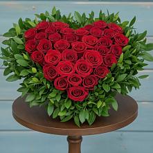 Цветочная композиция из Розы в виде сердца в Северо-Восточные Сады