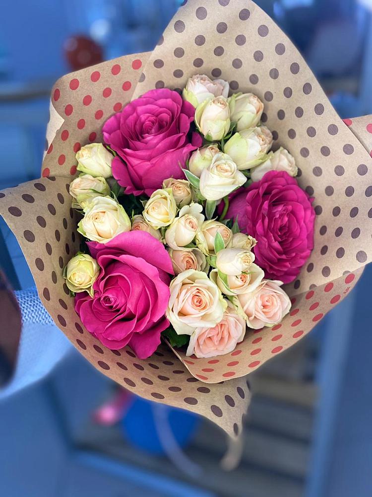 Букет цветов из: Розы в Северо-Восточные Сады