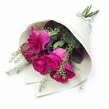 Букет цветов из:  Розы в Северо-Восточные Сады