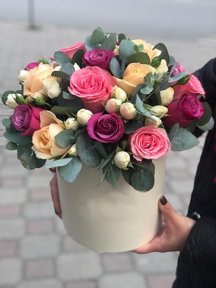 Цветочная композиция из Розы в шляпной коробке в Северо-Восточные Сады