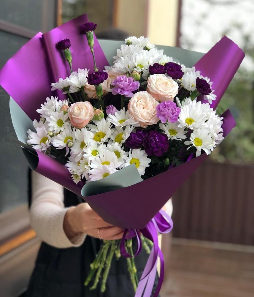 Букет цветов из: Хризантемы, Гвоздики и Розы в Северо-Восточные Сады