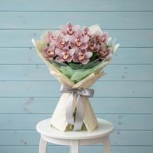 Букет цветов из:  Орхидеи и Розы #REPLACE_PRED# Северо-Восточные Сады