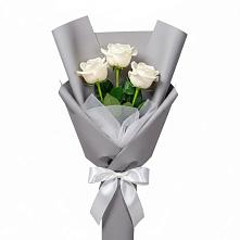 Букет 3 белые розы в Северо-Восточные Сады
