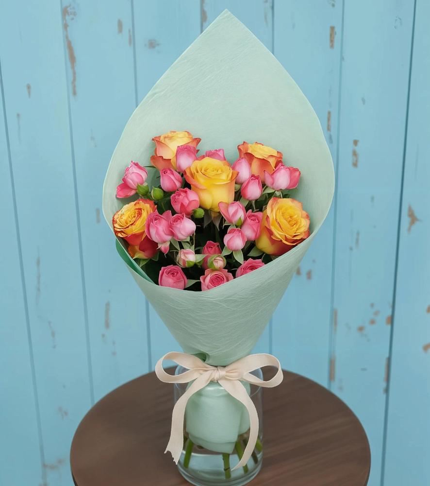 Букет цветов из: Розы в Северо-Восточные Сады