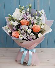 Букет цветов из:  Лизиантусы, Розы, Альстромерии и Гипсофила в Северо-Восточные Сады