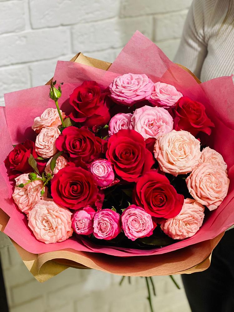 Букет цветов из: Розы в Северо-Восточные Сады