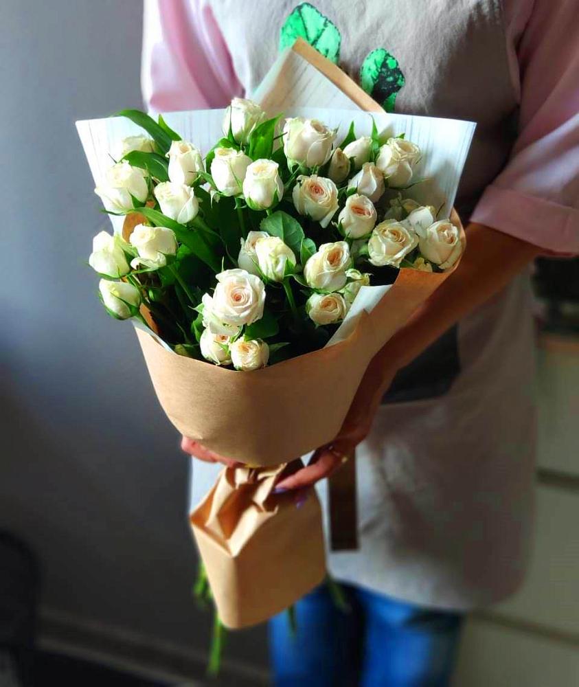 Букет цветов из: Розы в Северо-Восточные Сады