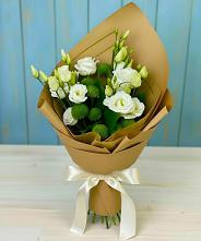 Букет цветов из:  Хризантемы и Лизиантусы #REPLACE_PRED# Северо-Восточные Сады