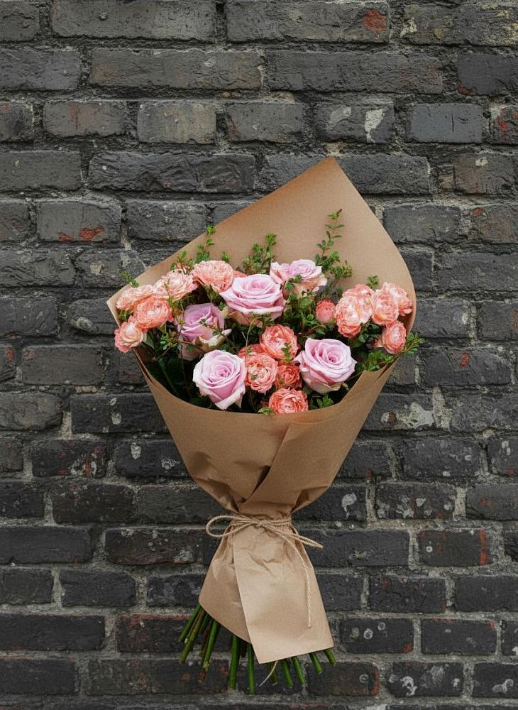 Букет цветов из: Розы в Северо-Восточные Сады