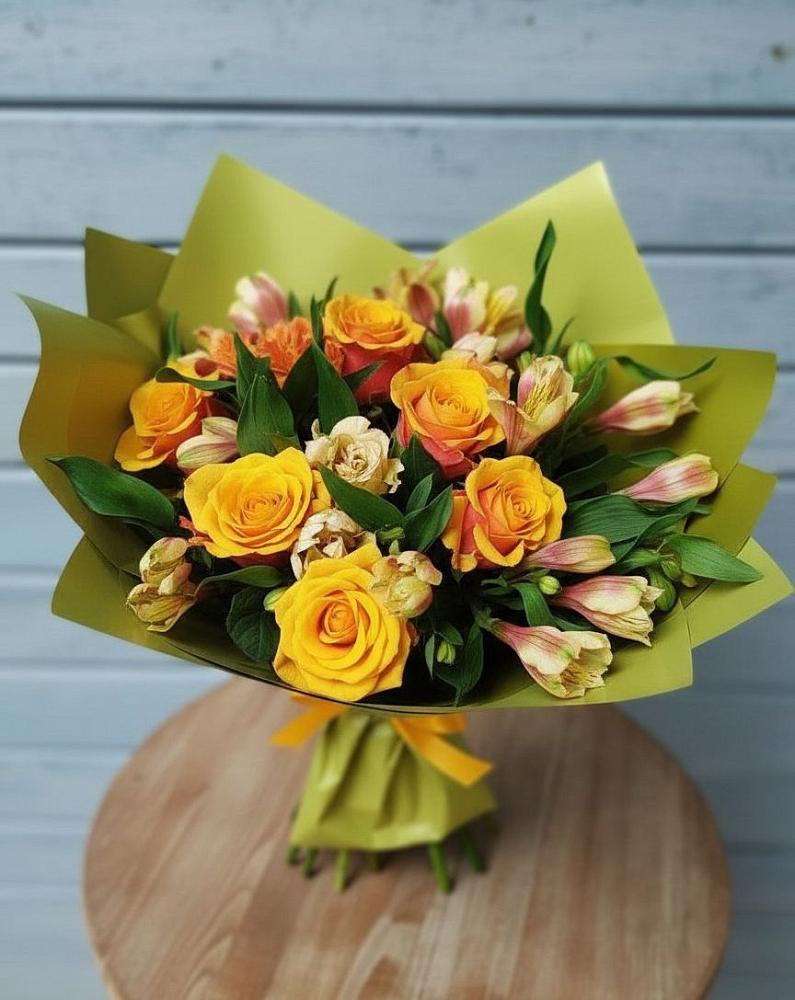 Букет цветов из: Альстромерии и Розы в Северо-Восточные Сады