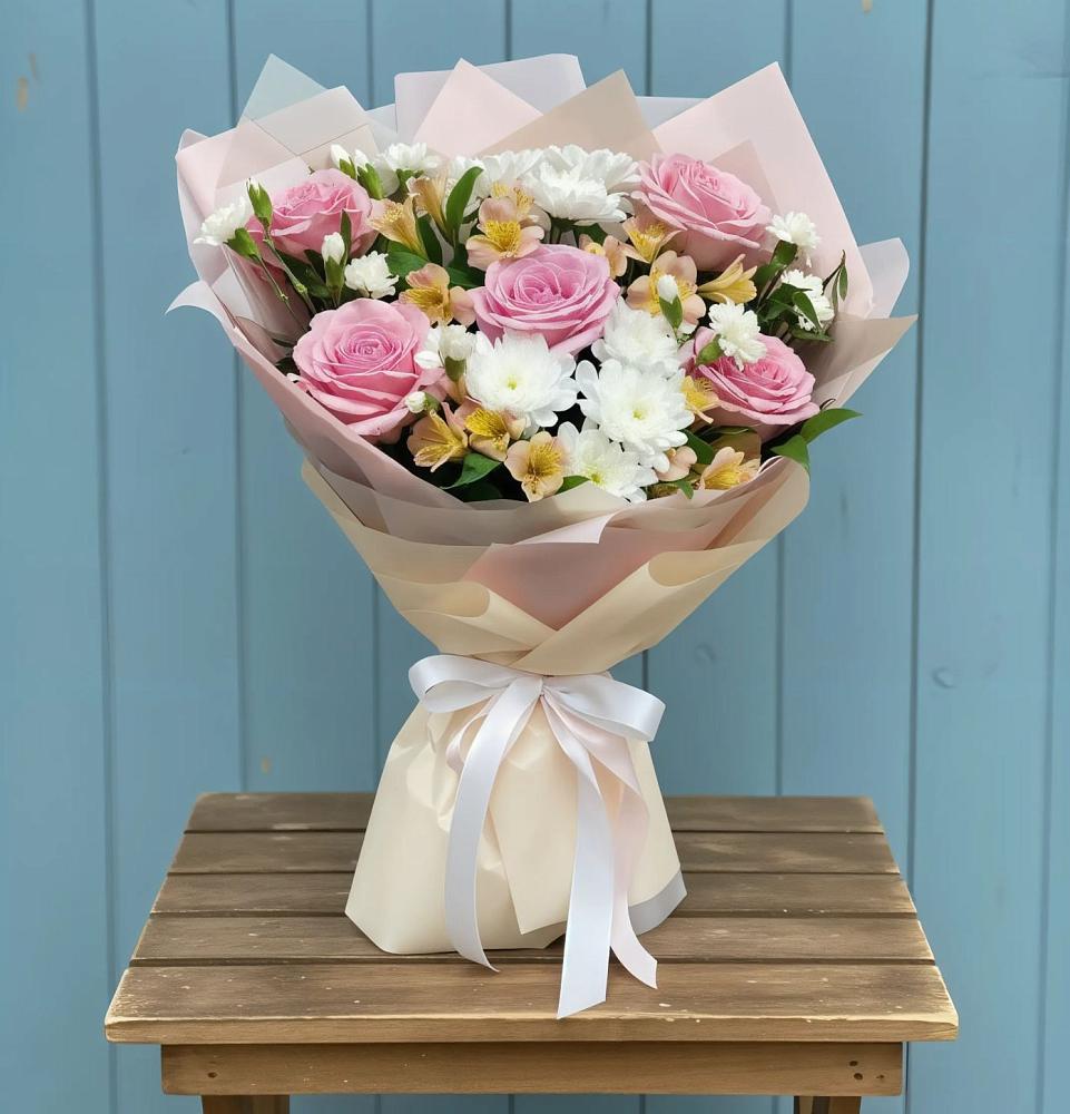 Букет цветов из: Гвоздики, Орхидеи и Розы в Северо-Восточные Сады