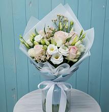Букет цветов из:  Розы и Лизиантусы в Северо-Восточные Сады
