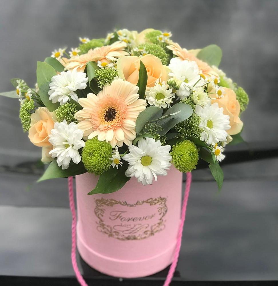 Цветочная композиция из Розы, Герберы и Хризантемы в шляпной коробке в Северо-Восточные Сады