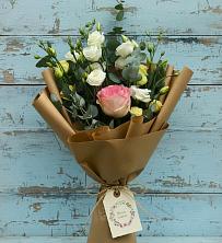 Букет цветов из:  Розы и Лизиантусы в Северо-Восточные Сады