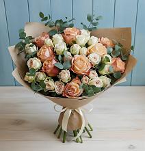Букет цветов из:  Альстромерии и Розы в Северо-Восточные Сады