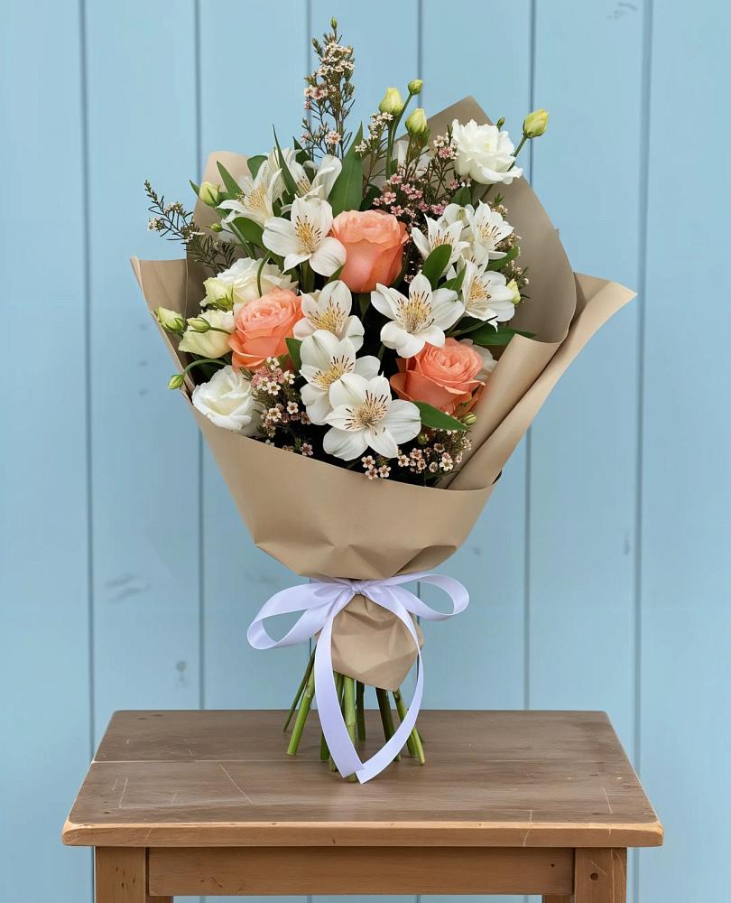 Букет цветов из: Альстромерии, Лизиантусы, Розы и Хризантемы в Северо-Восточные Сады